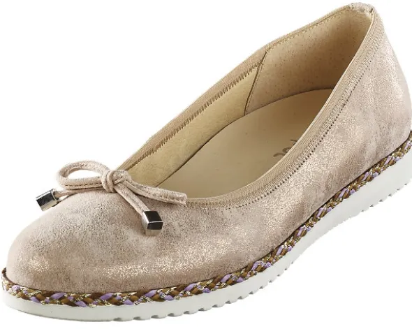 Ballerina mit Zierschleifchen und Flechtumrandung